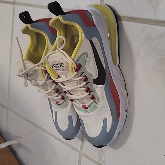 Shoes - Picture 2 of 4